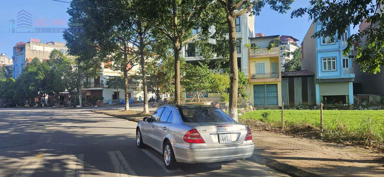 bán đất bìa đỏ cổng trường trung học cơ sở vũ ninh 