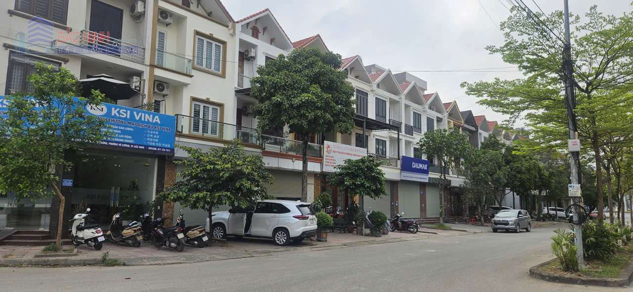 bán nhà 3 tầng mặt đường lý anh tông khu đô thị đại hoàng long